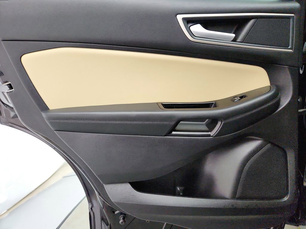 Used 2019 Ford Edge SEL w/ Equipment Group 201A image 23