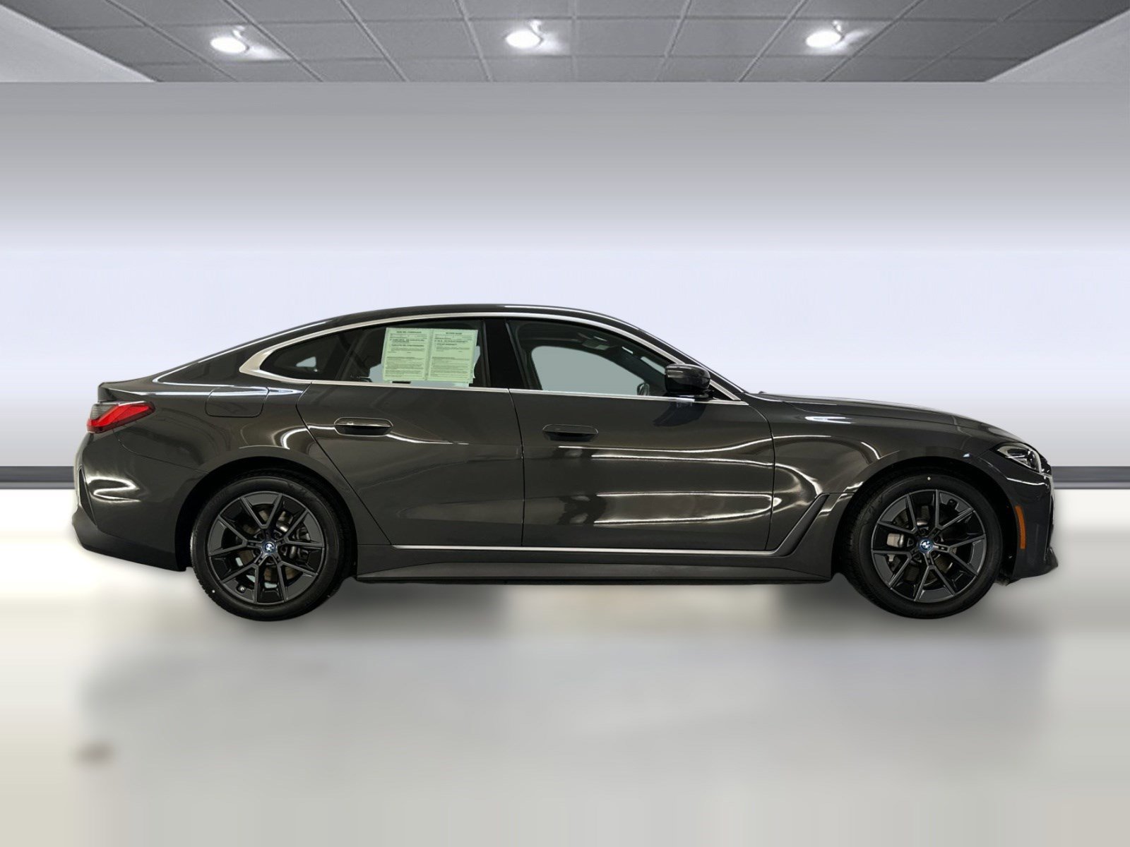 Used 2023 BMW i4 eDrive35 image 7