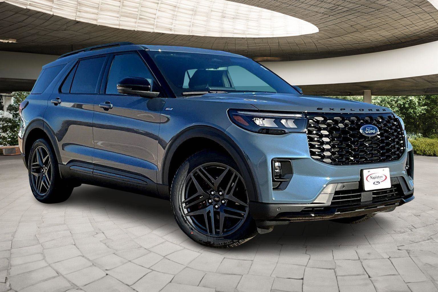 New 2026 Ford Explorer ST-Line w/ ST-Line Street Pack image 2