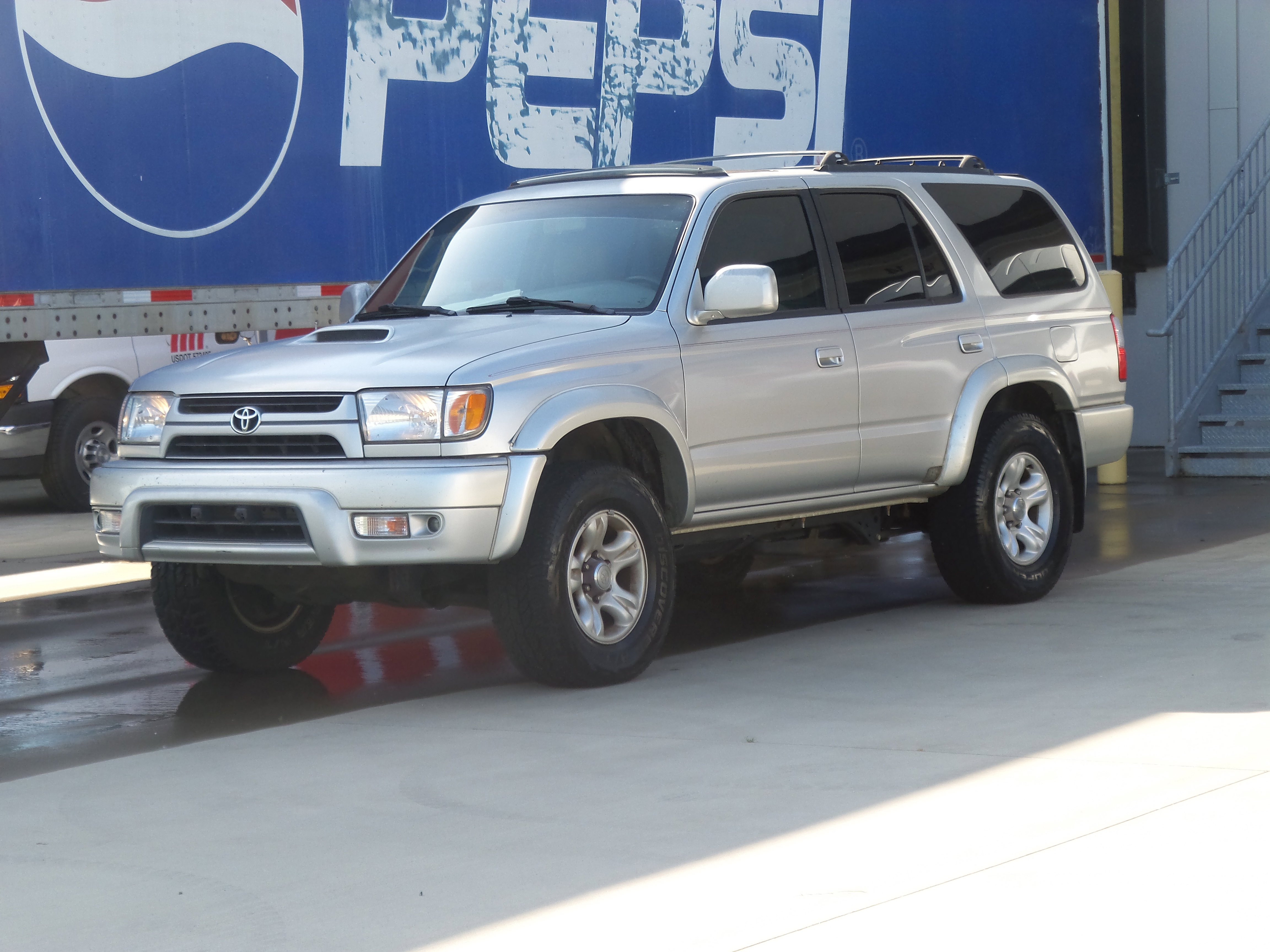 Used 2001 Toyota 4Runner SR5 image 1