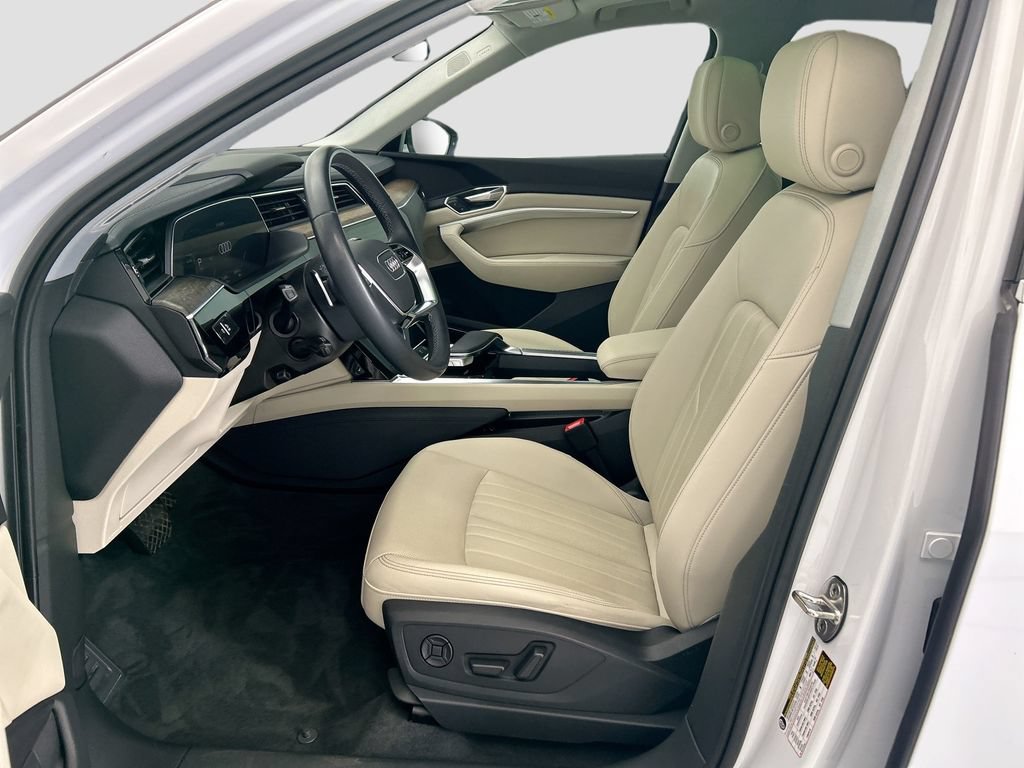Certified 2024 Audi Q8 e-tron Premium Plus w/ Premium Plus Package AWD/4WD image 18