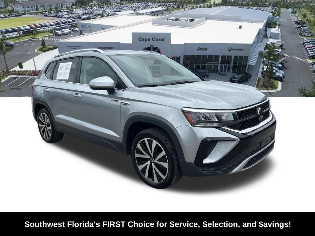 Used 2024 Volkswagen Taos SE FWD image 2