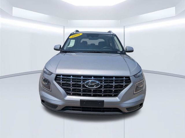 Used 2025 Hyundai Venue SEL FWD image 11