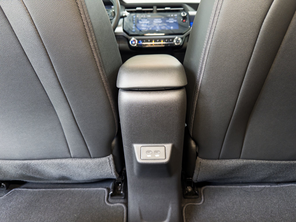 Used 2027 Chevrolet Bolt RS w/ Technology Package FWD image 21