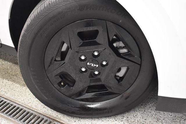 Used 2026 Kia Carnival FWD image 31