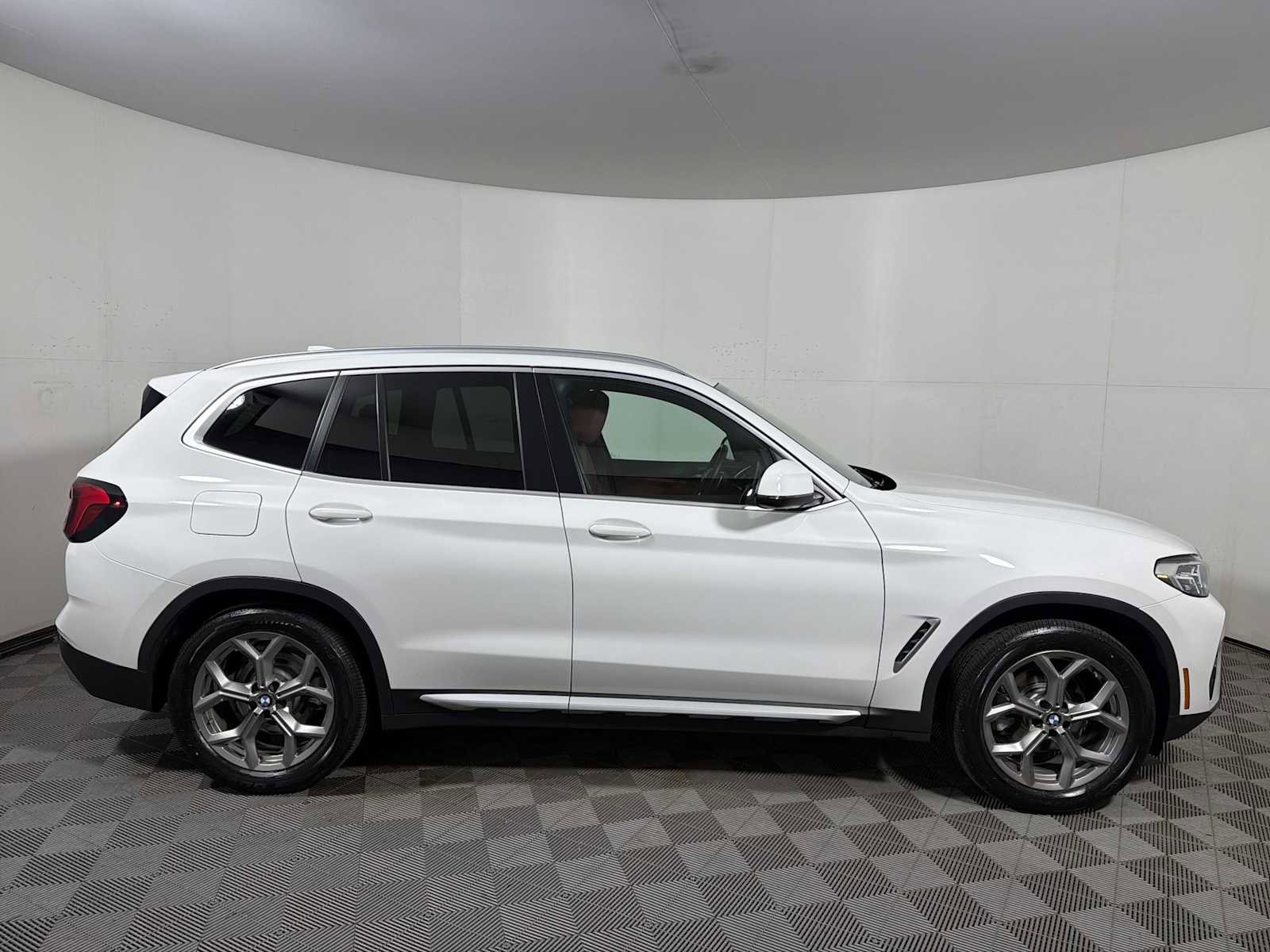 Certified 2023 BMW X3 xDrive30i w/ Convenience Package AWD/4WD image 4