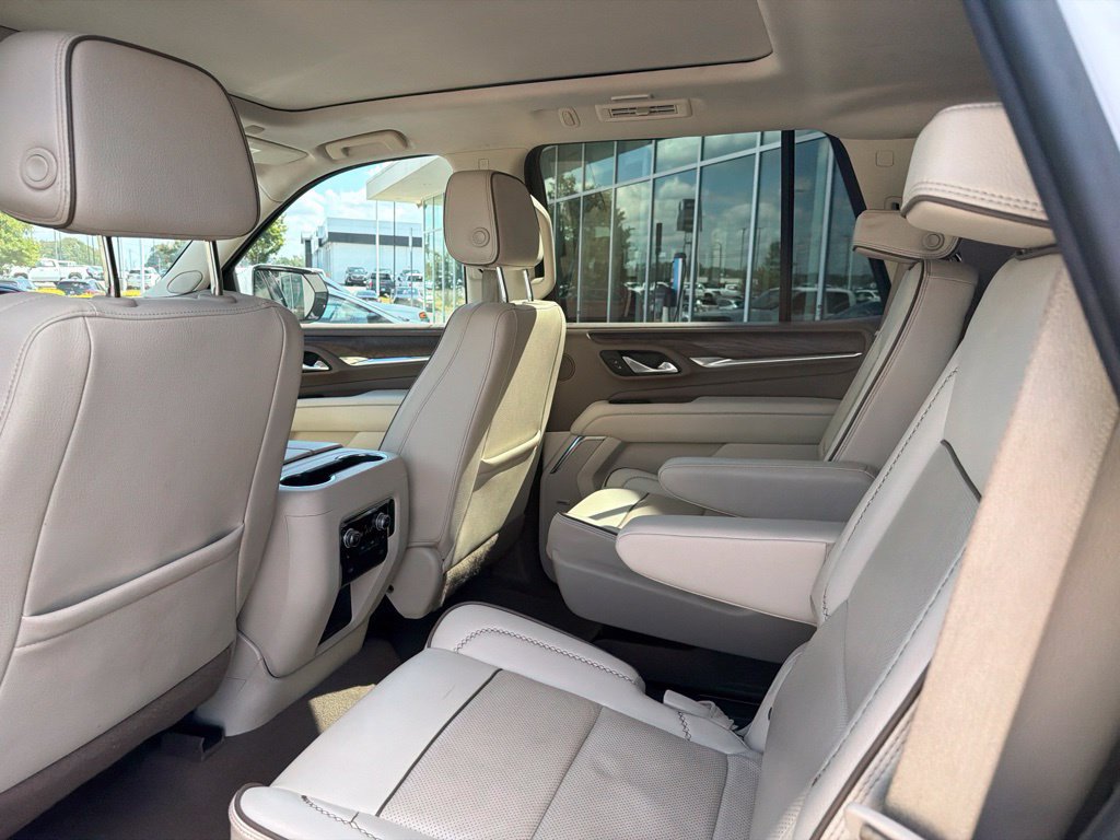 Used 2024 GMC Yukon Denali RWD image 27