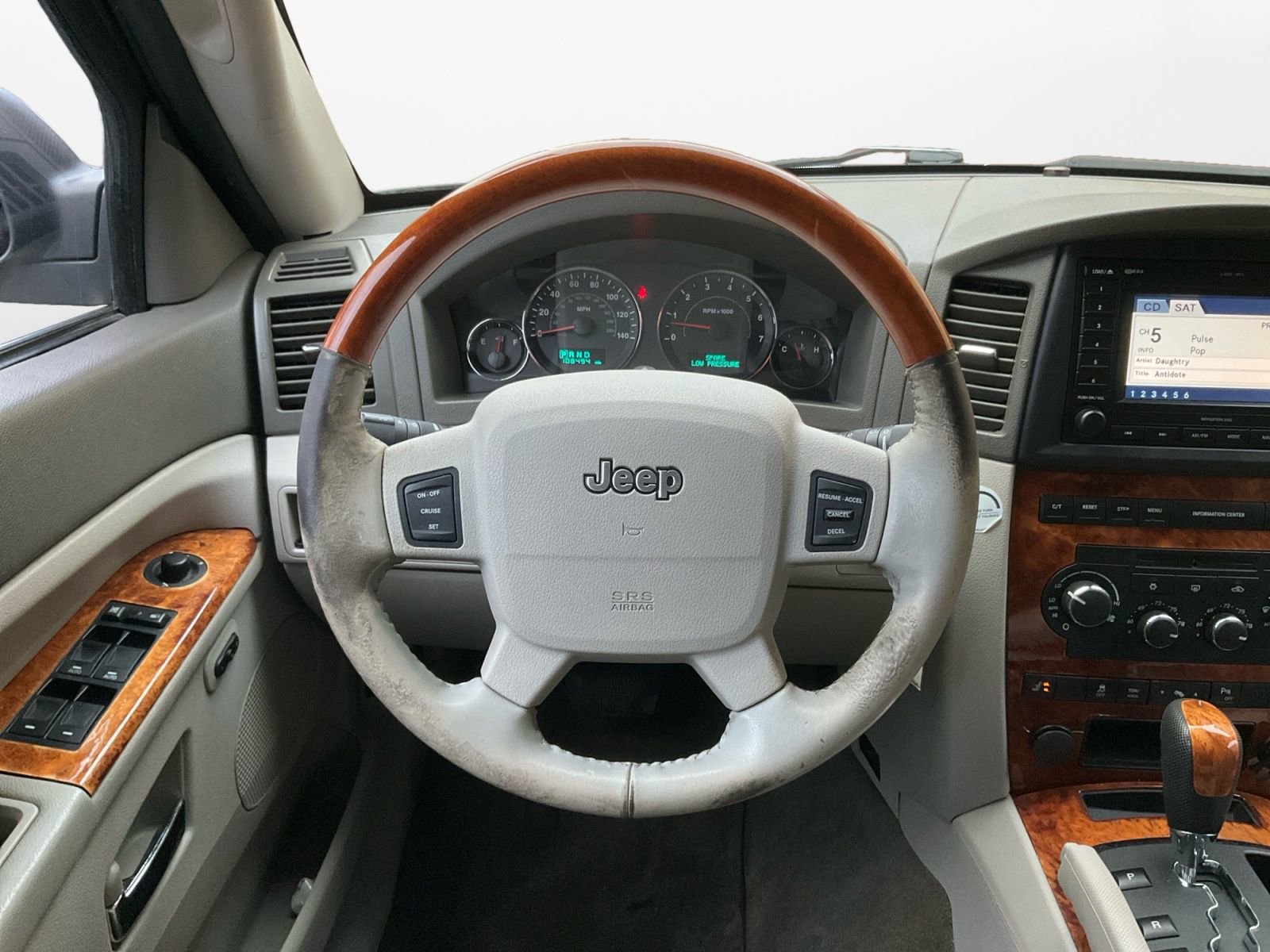 Used 2006 Jeep Grand Cherokee Overland w/ Skid Plate Group image 12