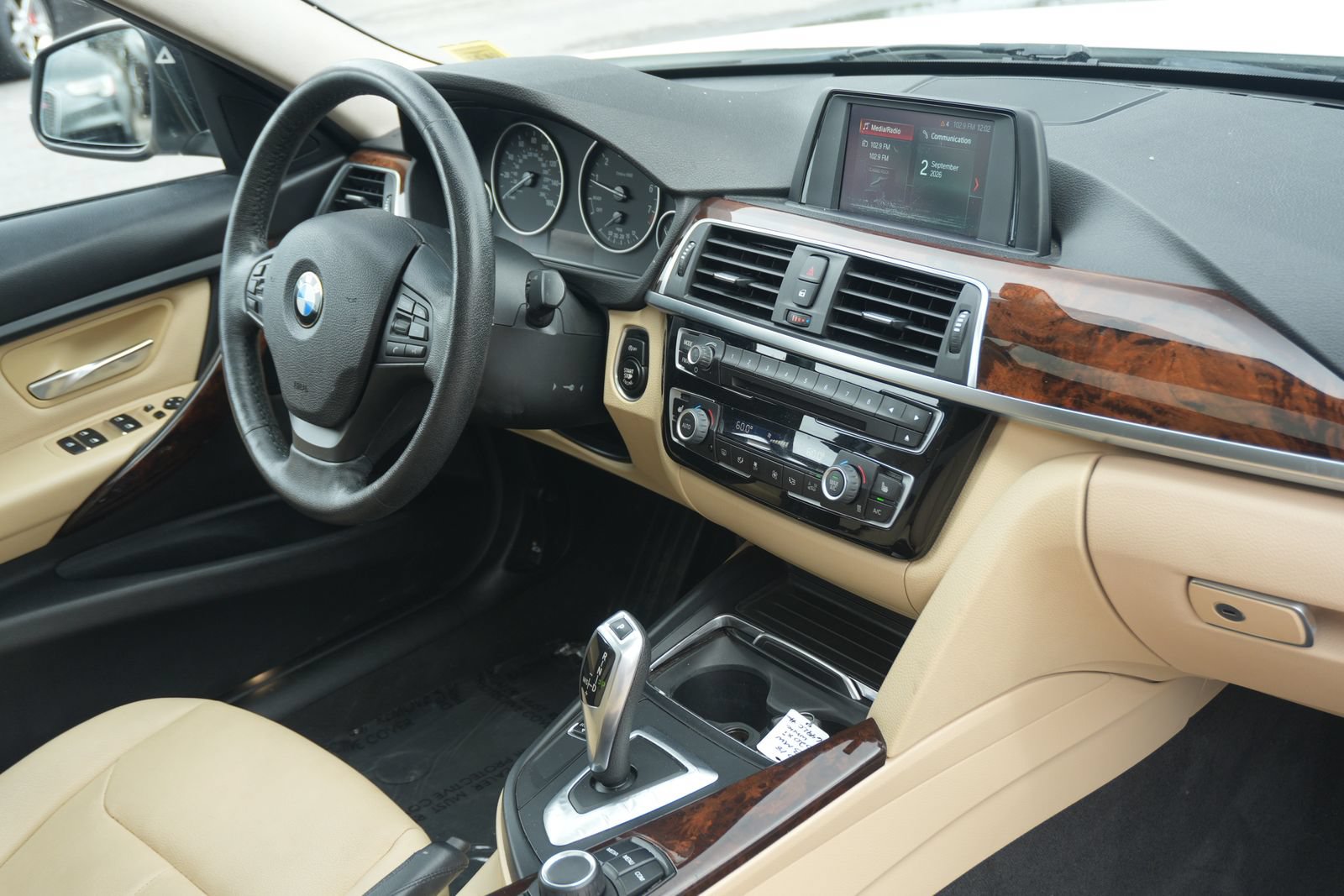 Used 2018 BMW 320i xDrive Sedan w/ Convenience Package AWD/4WD image 23