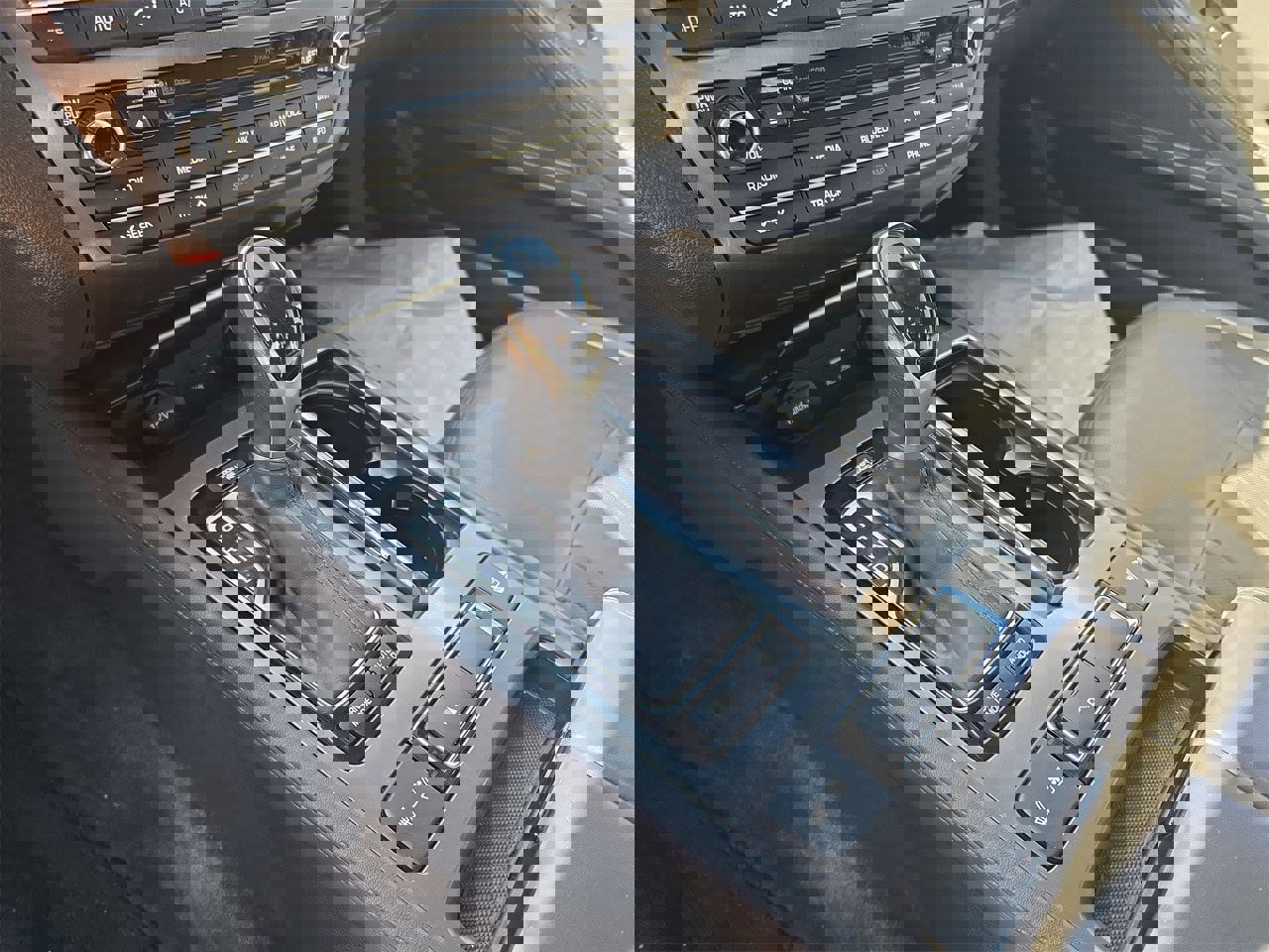 Used 2015 Hyundai Genesis 3.8 w/ Option Group 03 image 9