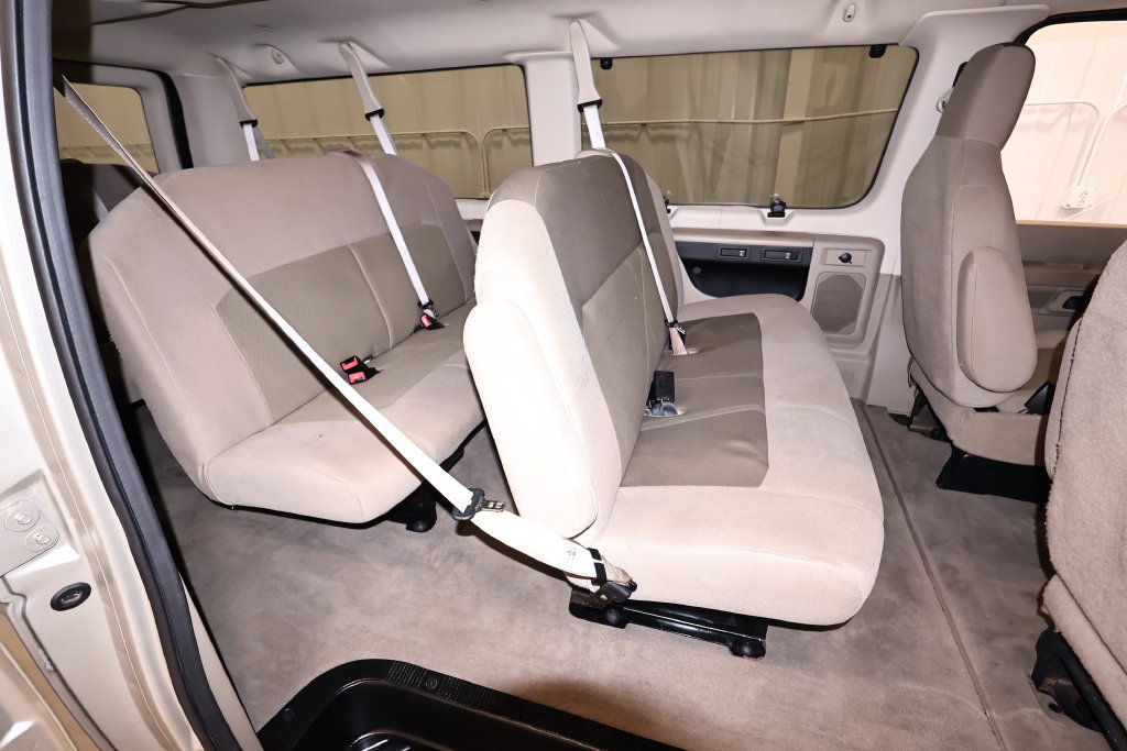 Used 2009 Ford E-350 and Econoline 350 XL RWD image 15