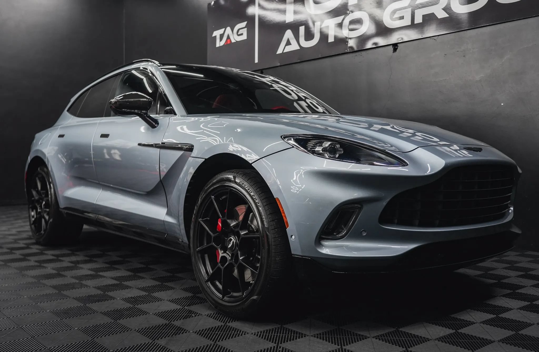 Used 2021 Aston Martin DBX AWD/4WD image 22