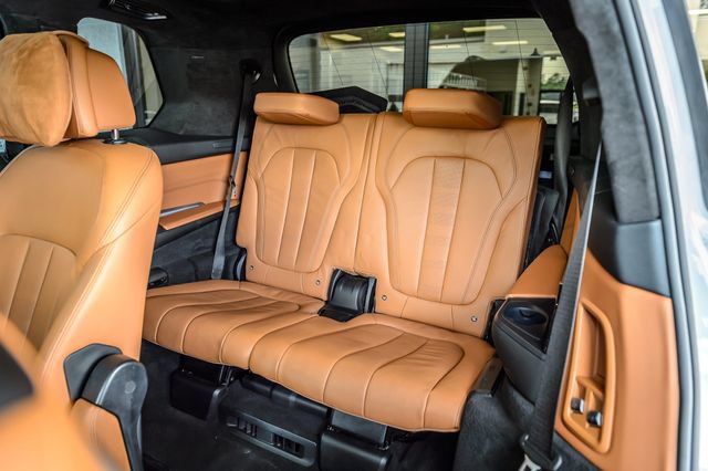 Used 2022 BMW X7 xDrive40i w/ M Sport Package AWD/4WD image 42