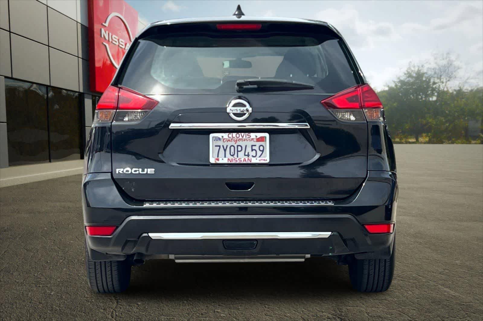 Used 2017 Nissan Rogue S FWD image 8