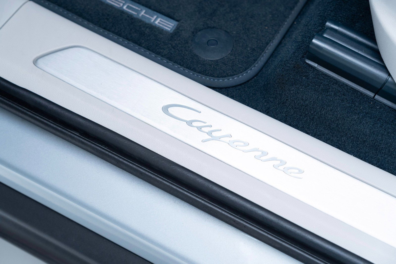 Certified 2022 Porsche Cayenne E-Hybrid image 15