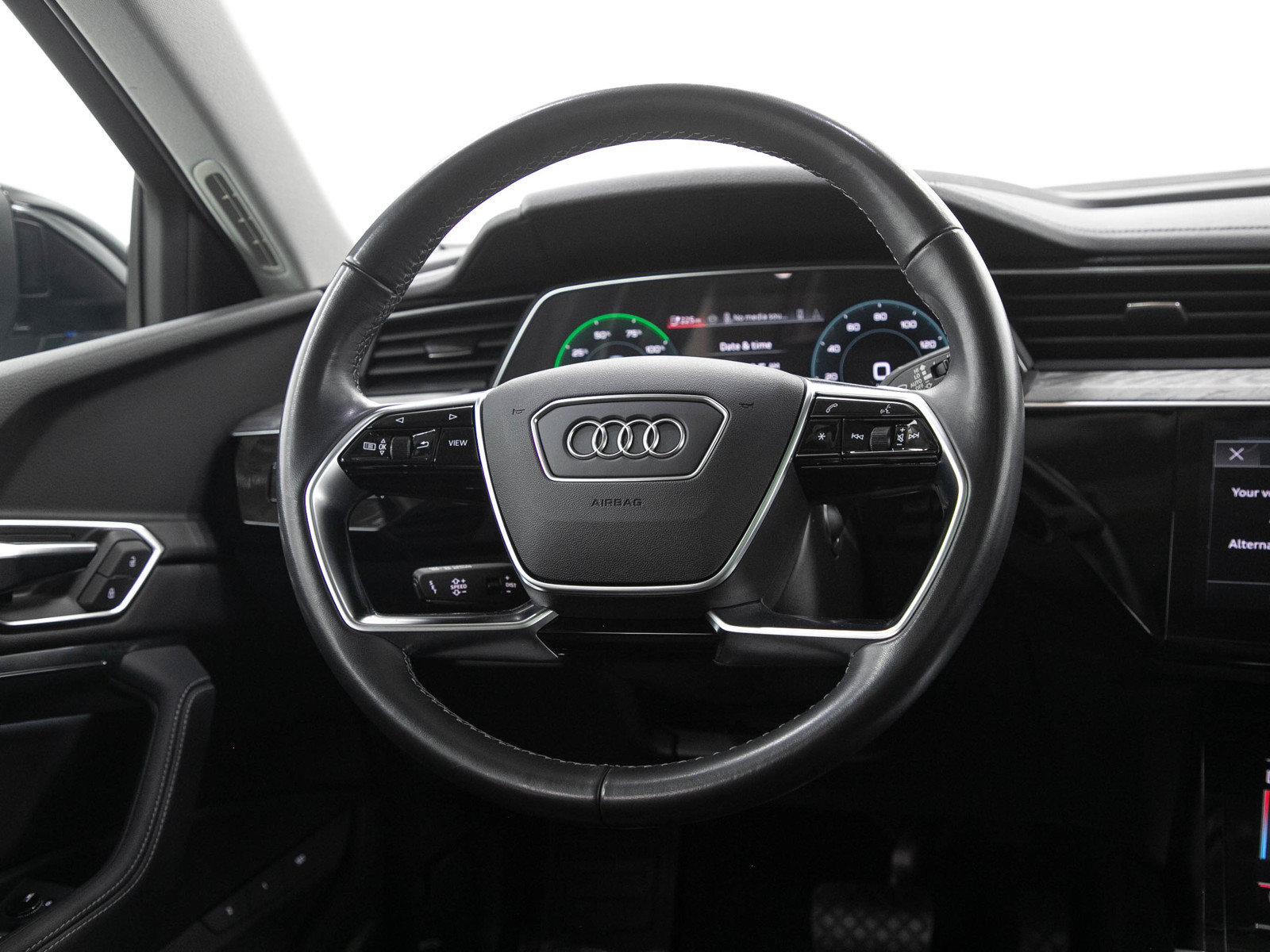 Used 2024 Audi Q8 e-tron Premium Plus w/ Premium Plus Package AWD/4WD image 18