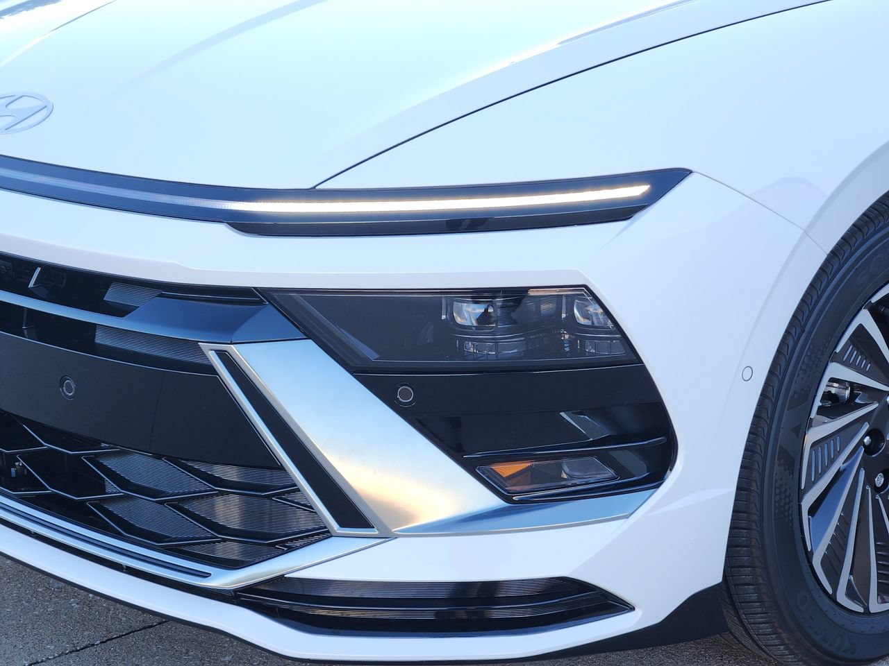New 2026 Hyundai Sonata Limited FWD image 6