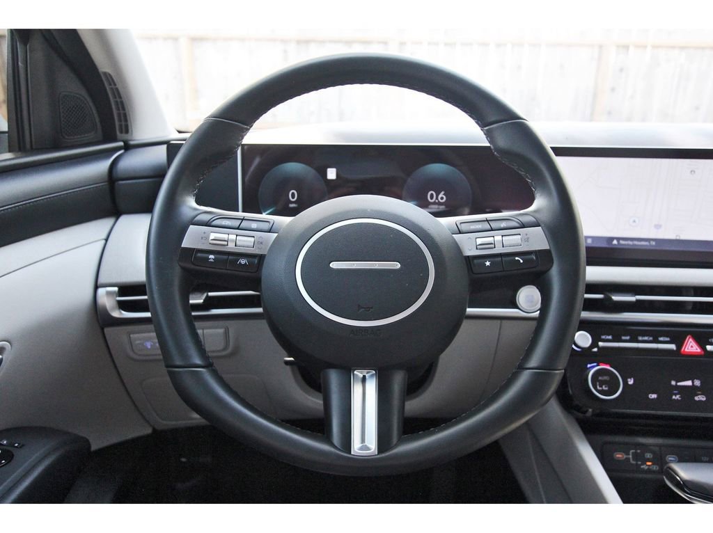 Used 2025 Hyundai Tucson SEL FWD image 17
