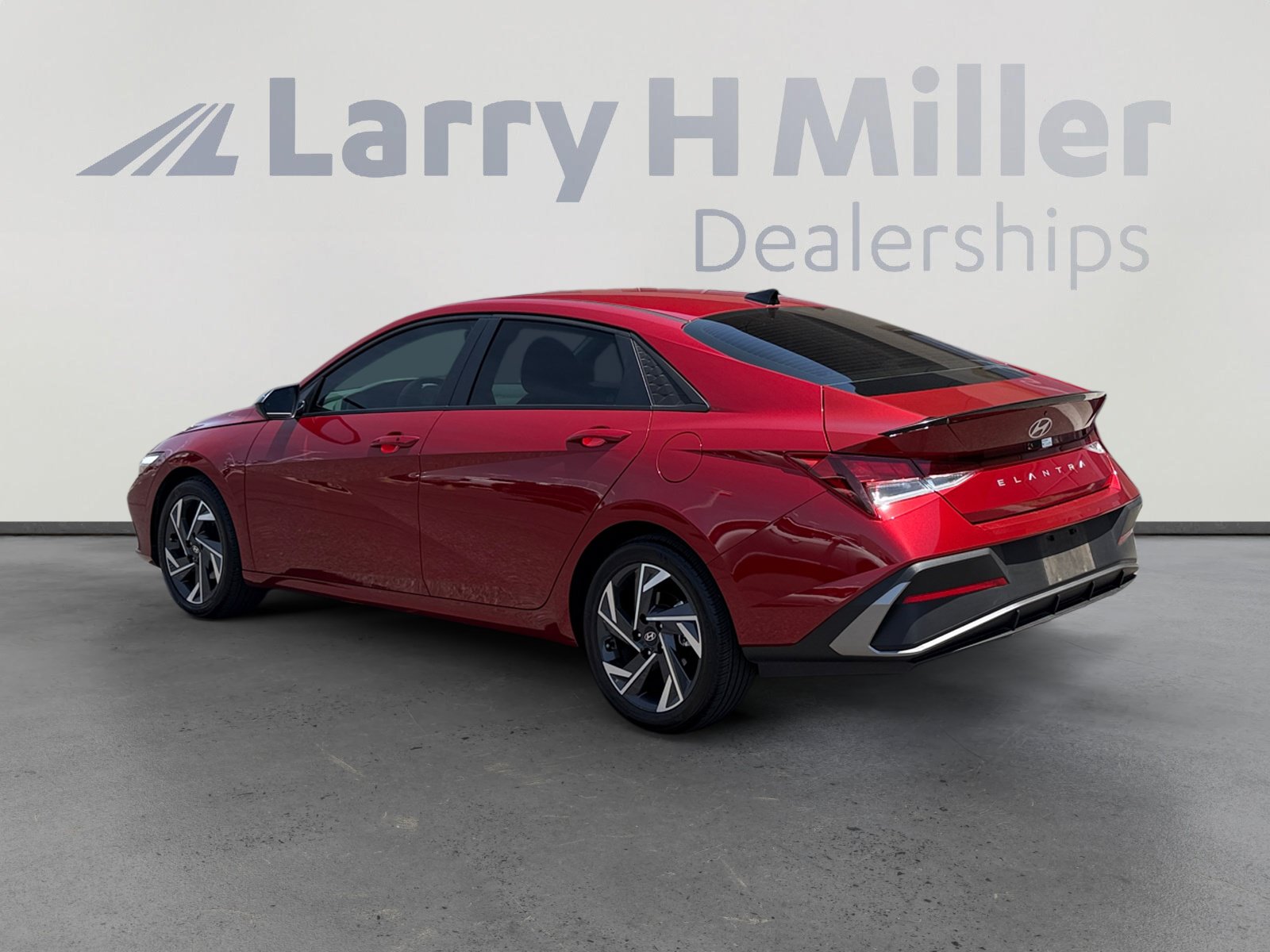 Certified 2025 Hyundai Elantra Sport FWD image 3