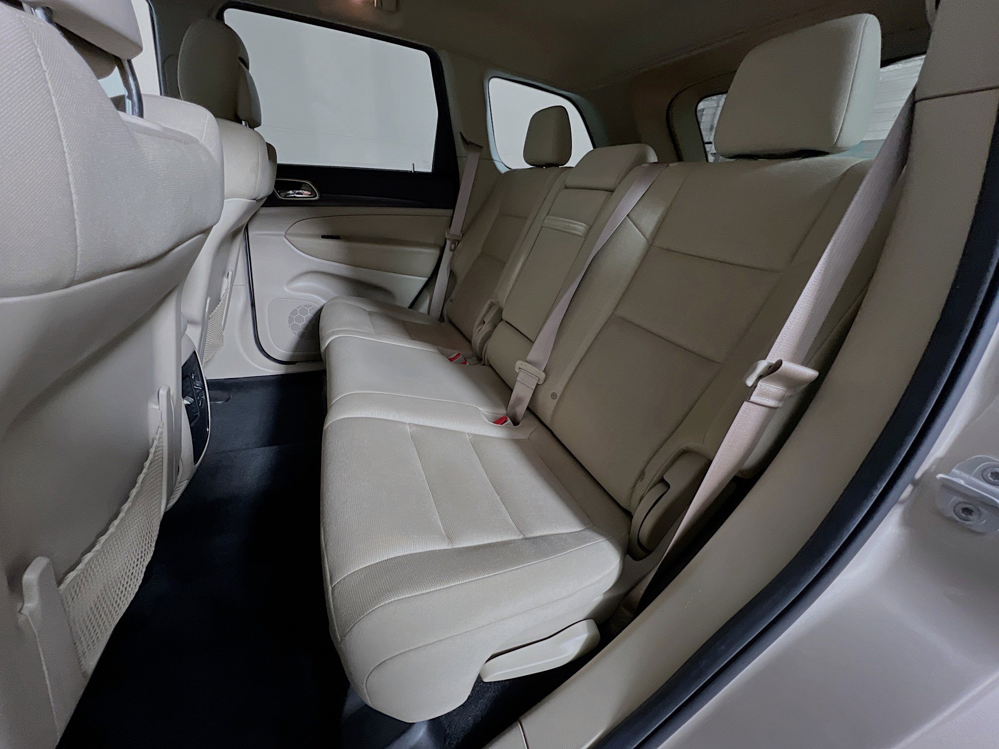 Used 2014 Jeep Grand Cherokee Laredo w/ 18" Wheel & 8.4" Radio Group image 28