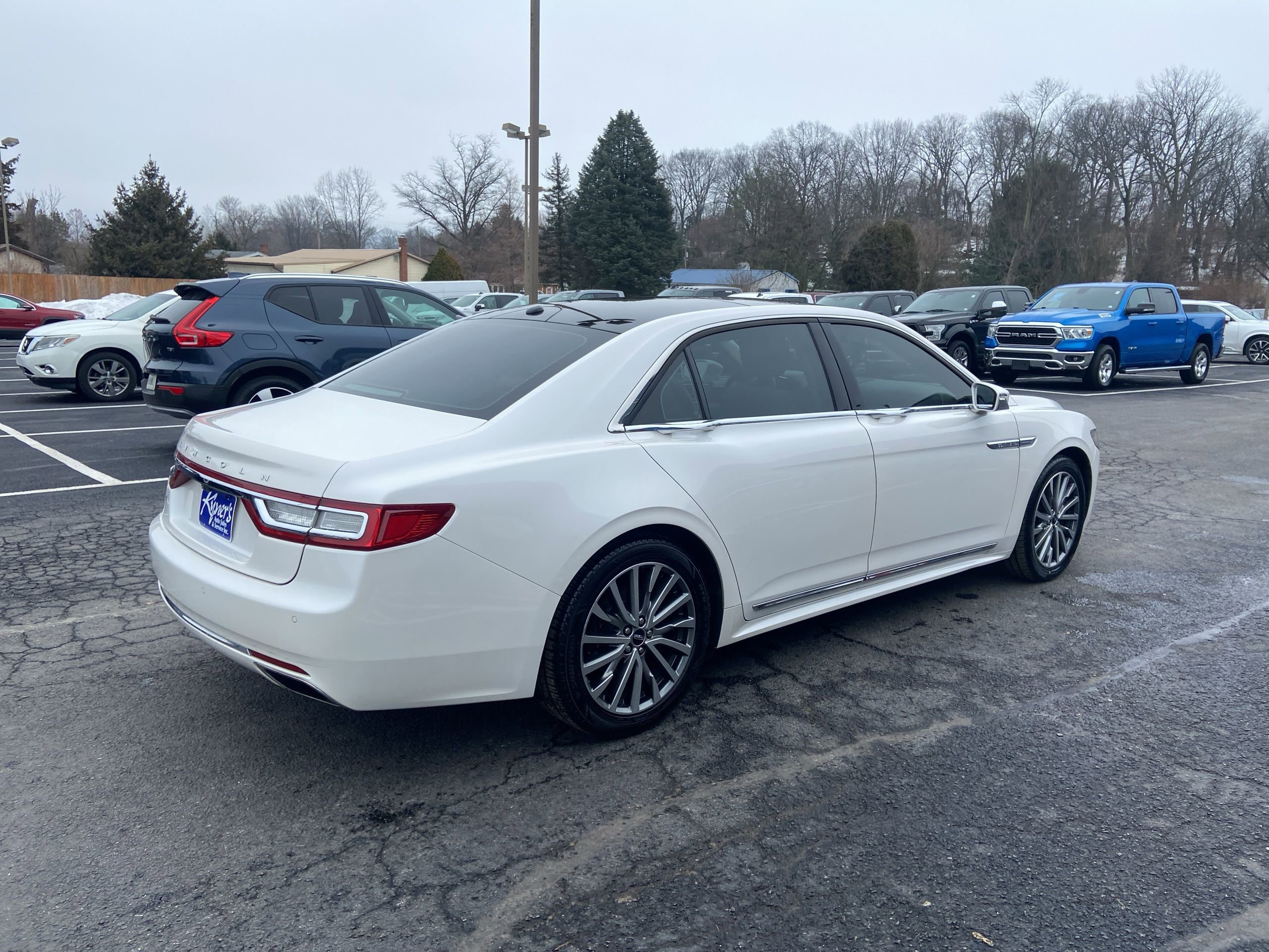 Used 2017 Lincoln Continental Select w/ Continental Climate Package image 6