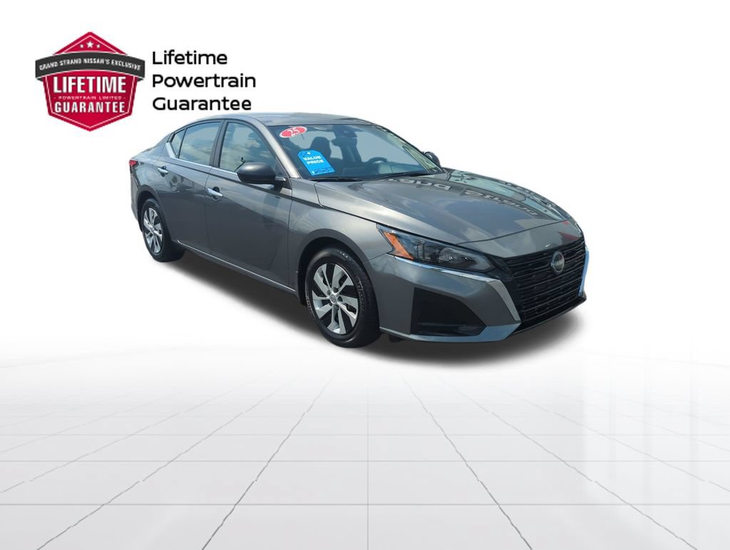 Certified 2025 Nissan Altima 2.5 S FWD image 2