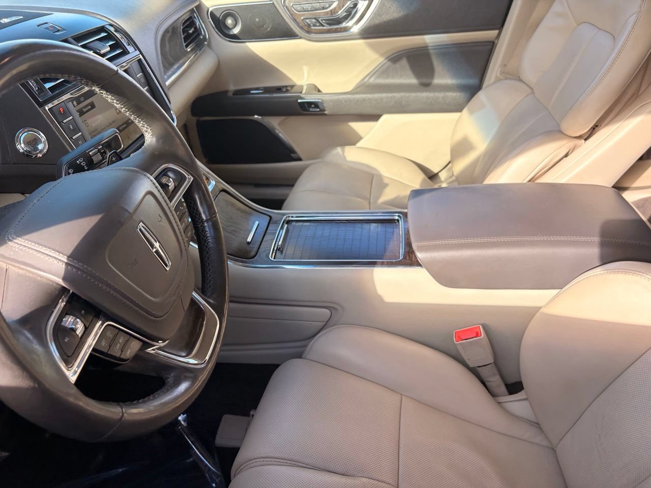 Used 2017 Lincoln Continental Select FWD image 20