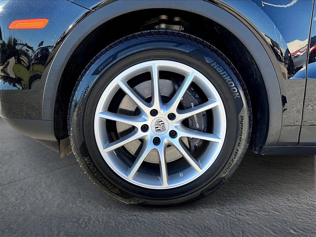 Used 2024 Porsche Cayenne image 11