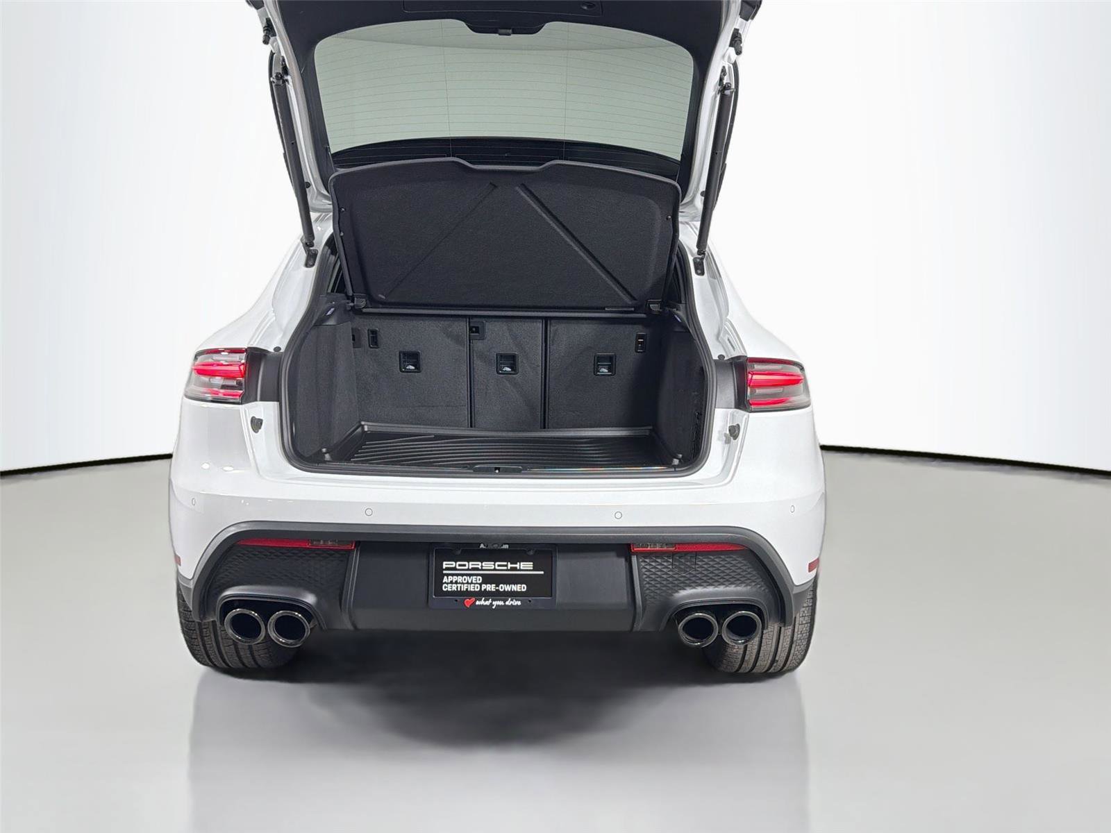 Certified 2026 Porsche Macan Turbo AWD/4WD image 36