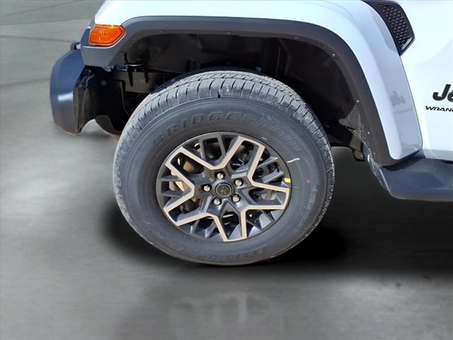 New 2026 Jeep Wrangler Unlimited Sahara AWD/4WD image 12