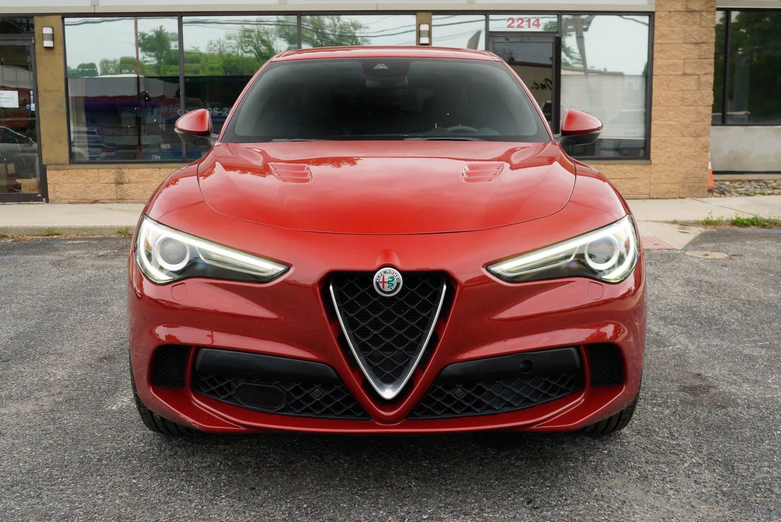 Used 2018 Alfa Romeo Stelvio Quadrifoglio w/ Convenience Package AWD/4WD image 2
