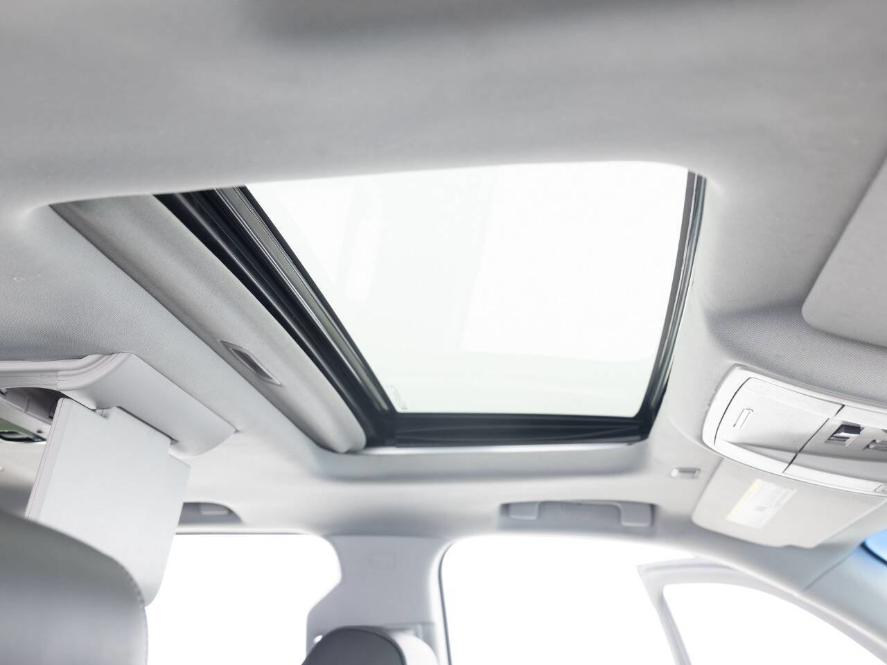 Used 2016 GMC Yukon XL Denali w/ Open Road Package image 35