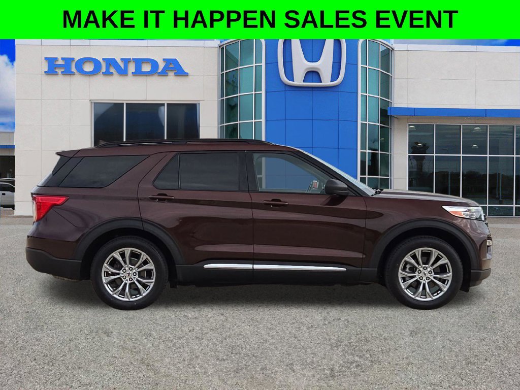 Used 2020 Ford Explorer XLT w/ Equipment Group 202A AWD/4WD image 2