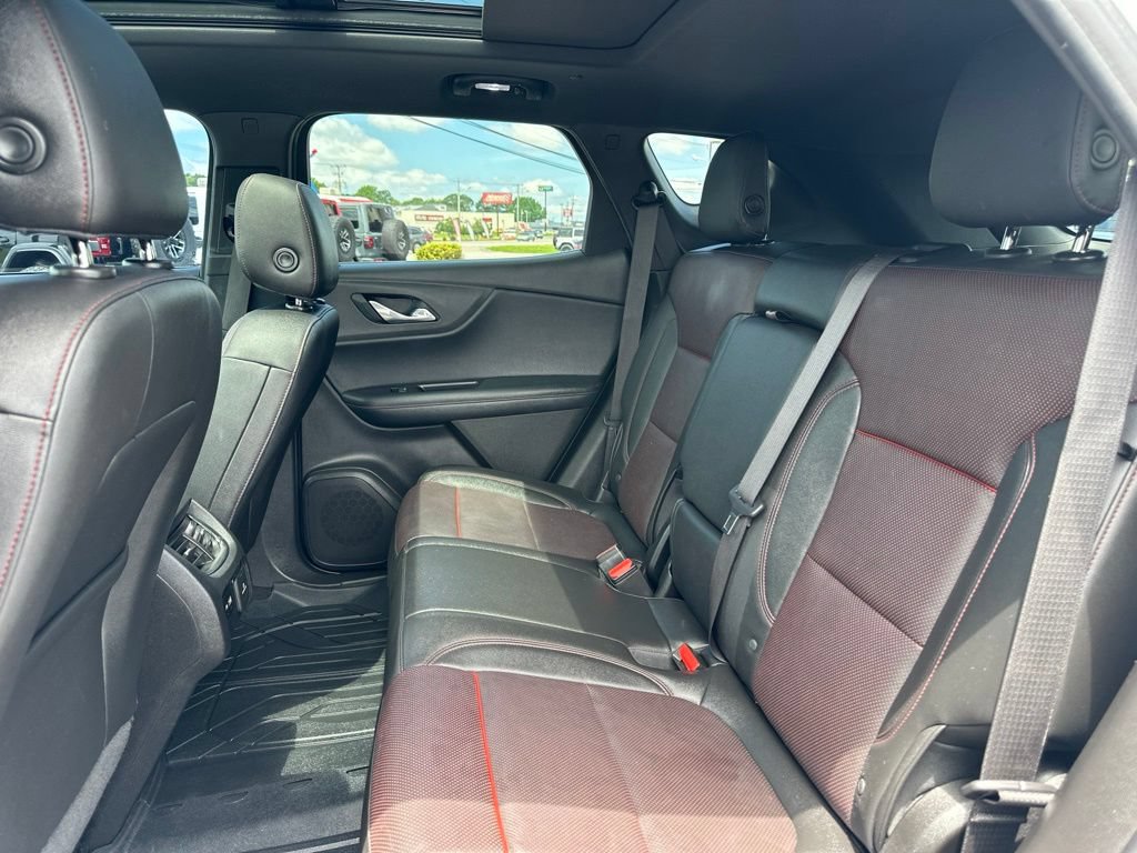 Used 2019 Chevrolet Blazer RS w/ Sun and Wheels Package FWD image 16