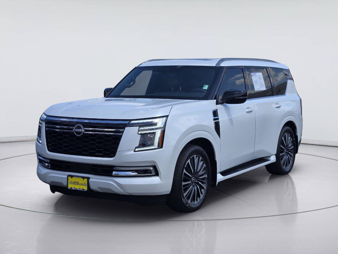 Used 2026 Nissan Armada Platinum Reserve AWD/4WD image 1