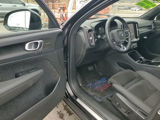 Used 2023 Volvo C40 P8 Recharge Ultimate image 13