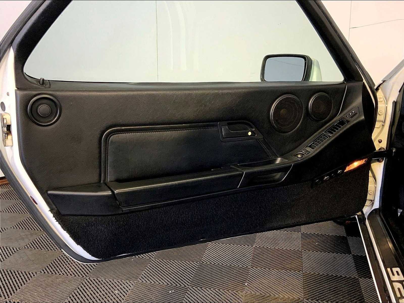 Used 1991 Porsche 928 S4 RWD image 25