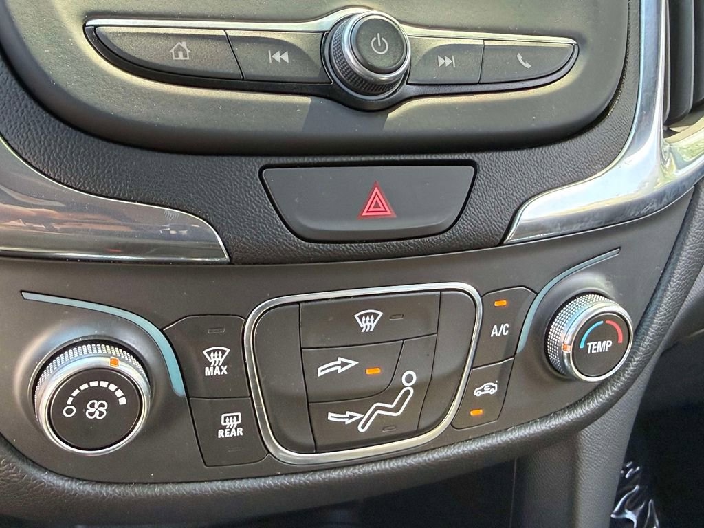 Used 2020 Chevrolet Equinox LT FWD image 24