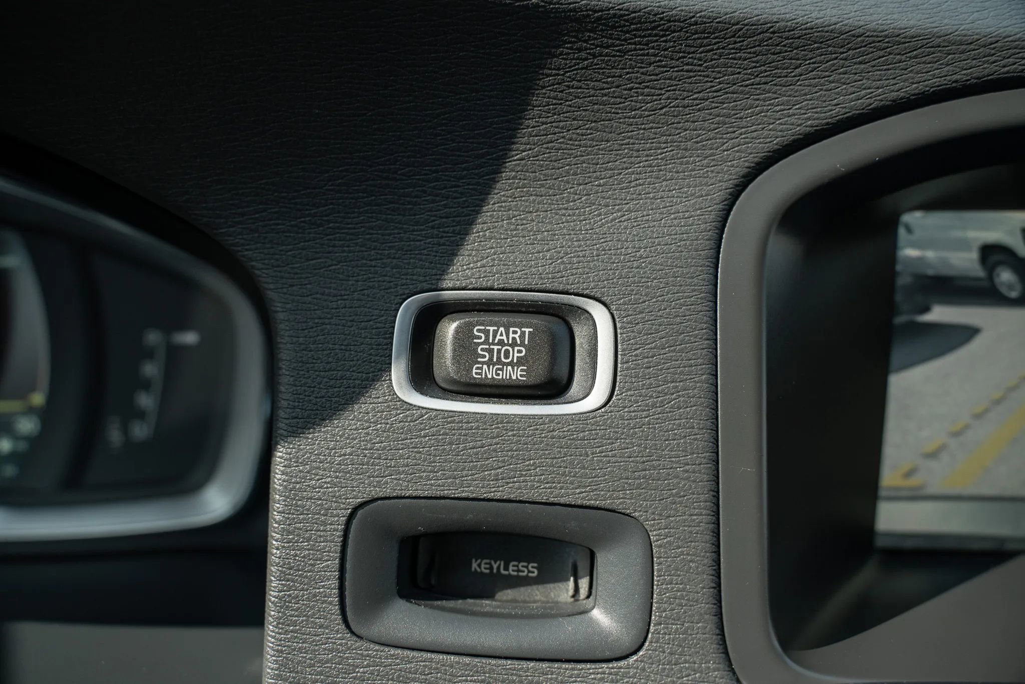 Used 2014 Volvo S60 T6 image 24