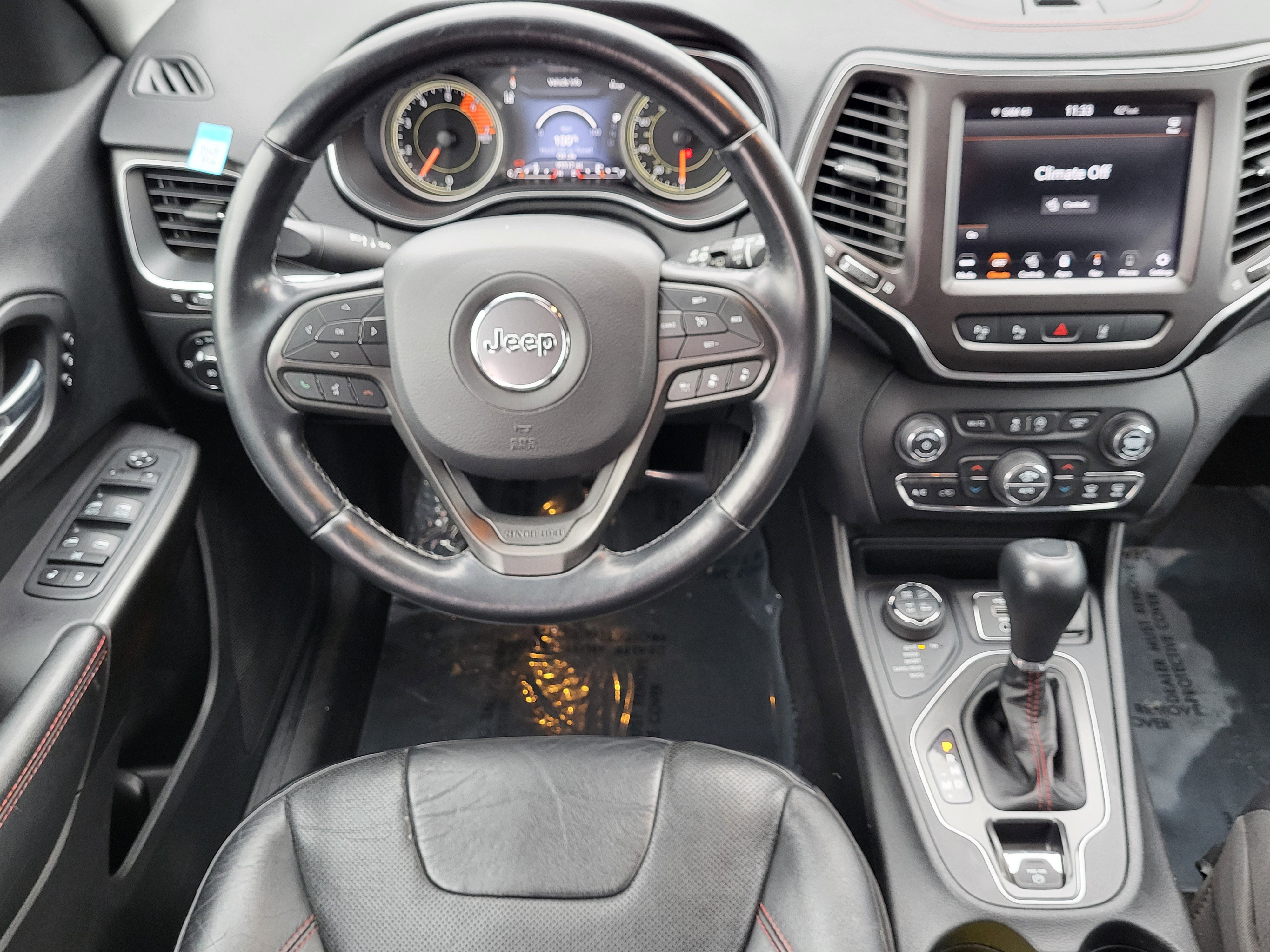 Used 2020 Jeep Cherokee Trailhawk image 24