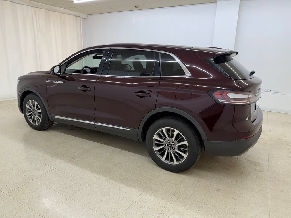 Used 2022 Lincoln Nautilus Reserve AWD/4WD image 3