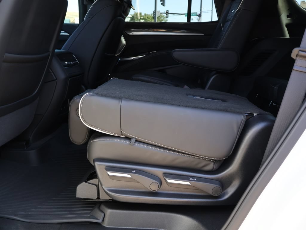 Certified 2025 Cadillac Escalade V AWD/4WD image 8