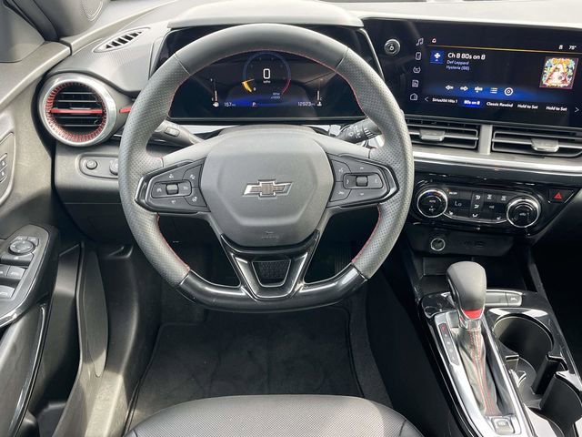 Used 2025 Chevrolet Trax RS FWD image 17