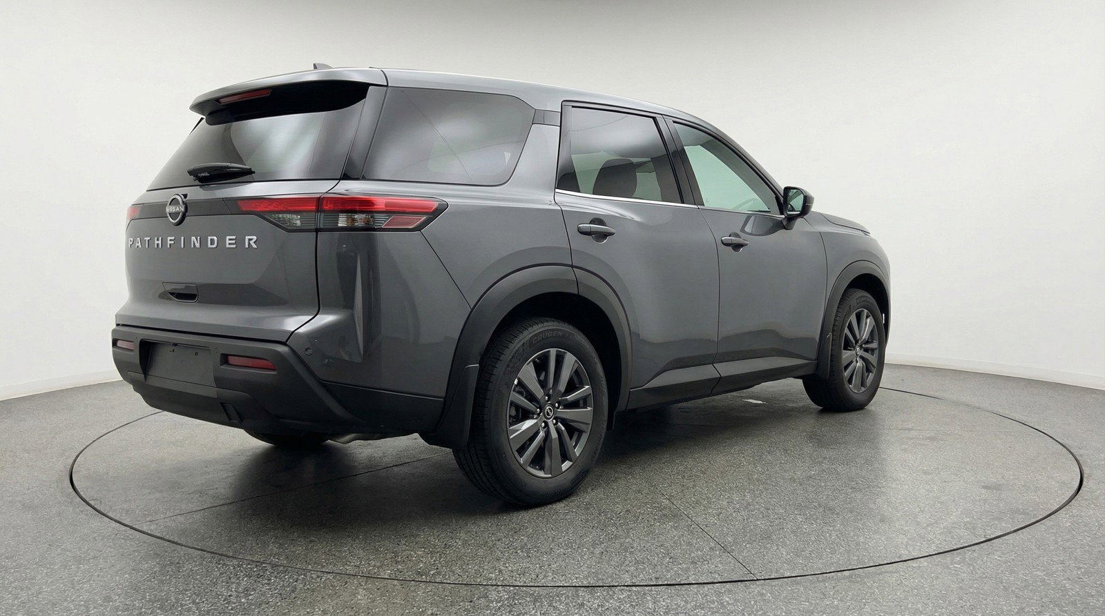 Used 2025 Nissan Pathfinder SV image 9