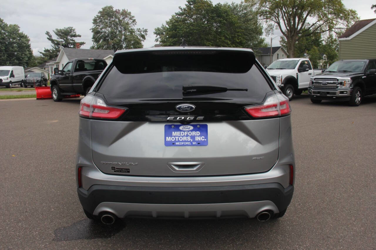 Used 2022 Ford Edge Titanium image 4