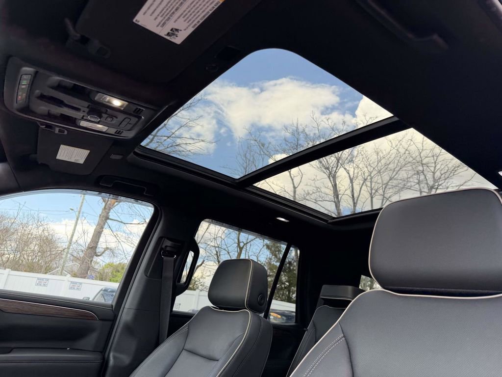 Used 2023 Chevrolet Tahoe Premier AWD/4WD image 20