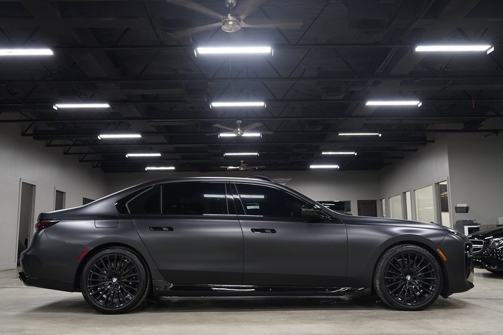 Used 2025 BMW 760i xDrive w/ Executive Package AWD/4WD image 6