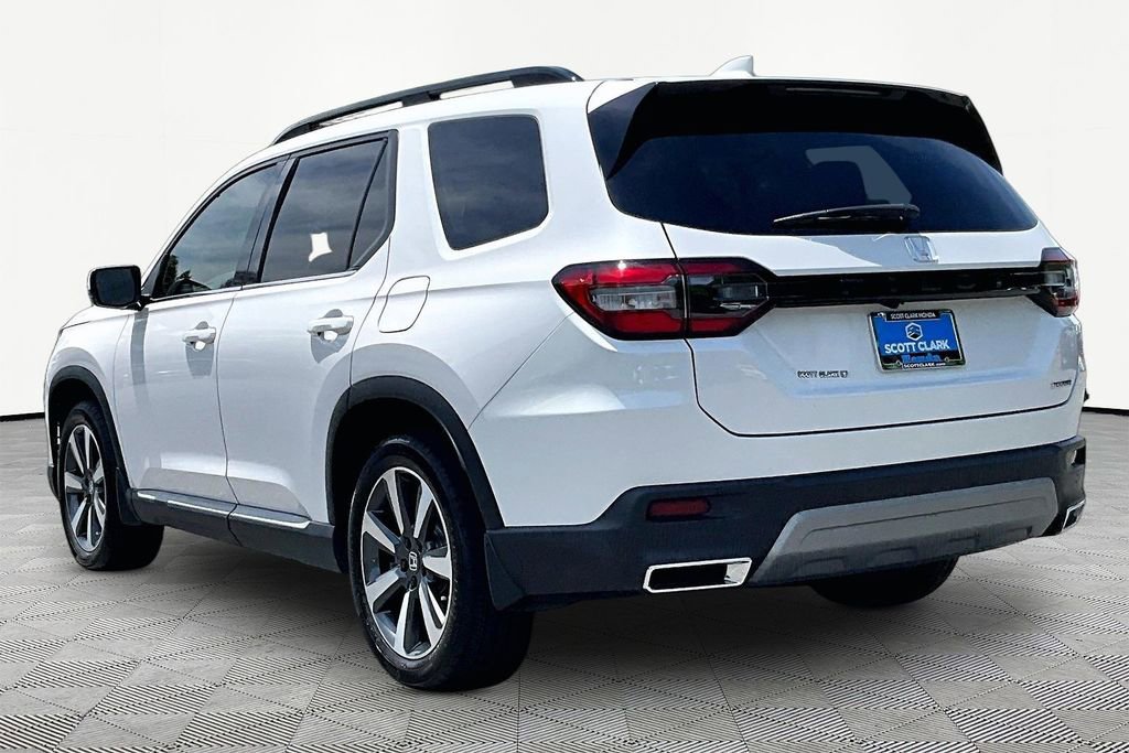 Used 2025 Honda Pilot Touring image 5