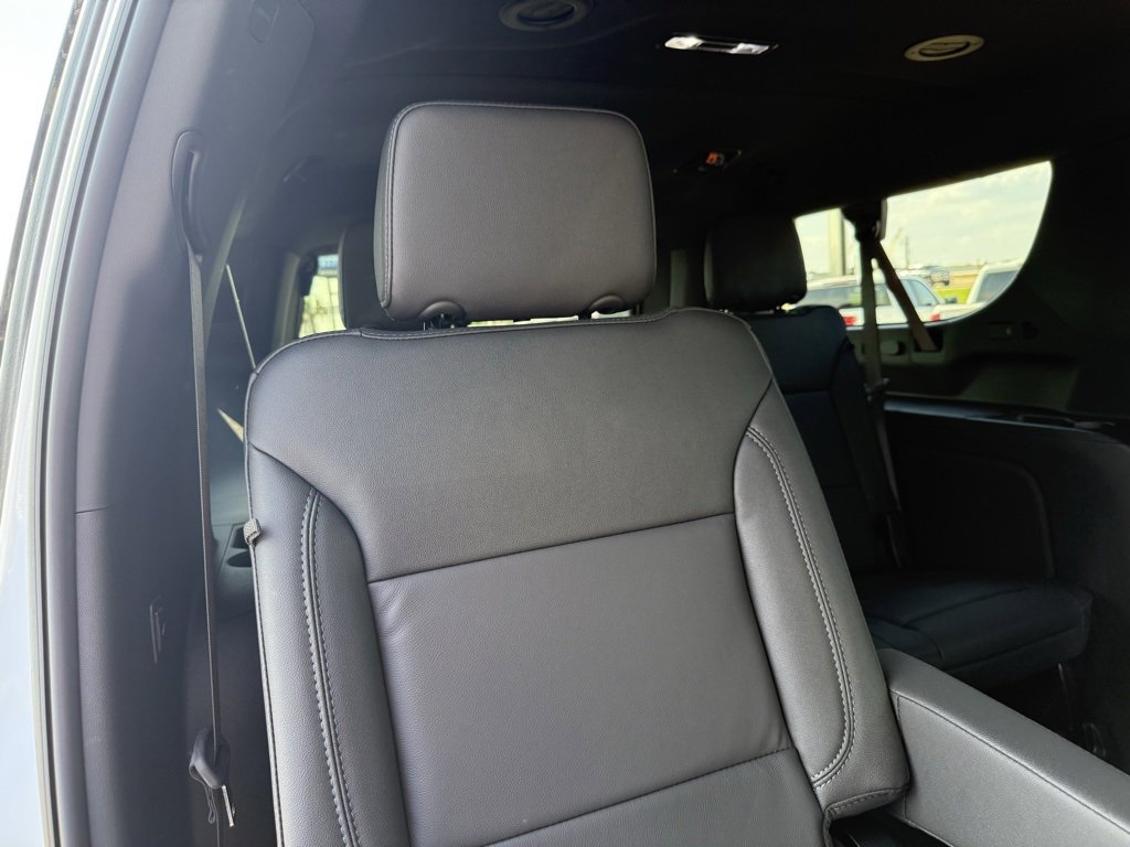 New 2026 Chevrolet Suburban LT w/ Comfort Package image 36