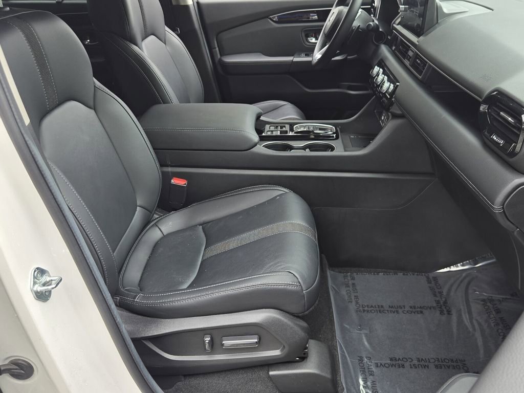 Certified 2025 Honda Pilot EX-L image 16